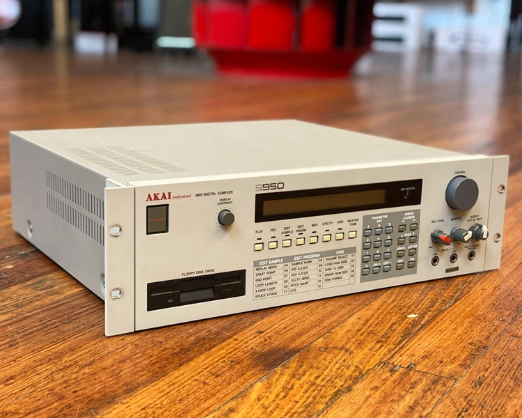 akai s950 sampler vintage sampler